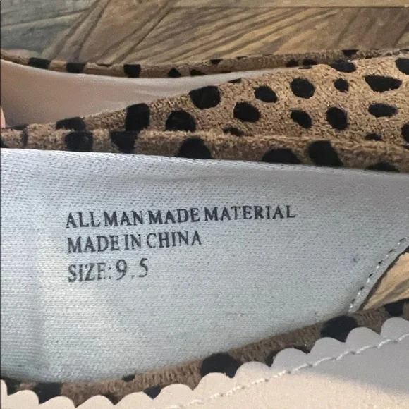 Isaac Mizrahi Brown/Black Leopard Print Kitten Heel Sling-backs, size 9.5 - Picture 5 of 8